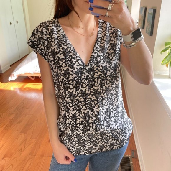 Joie Floral Lace Print Cap Sleeve V Neck Blouse Black XS - Picture 2 of 5